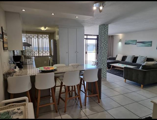 3 BEDROOM APARTMENT FOR SALE IN UVONGO BEACH